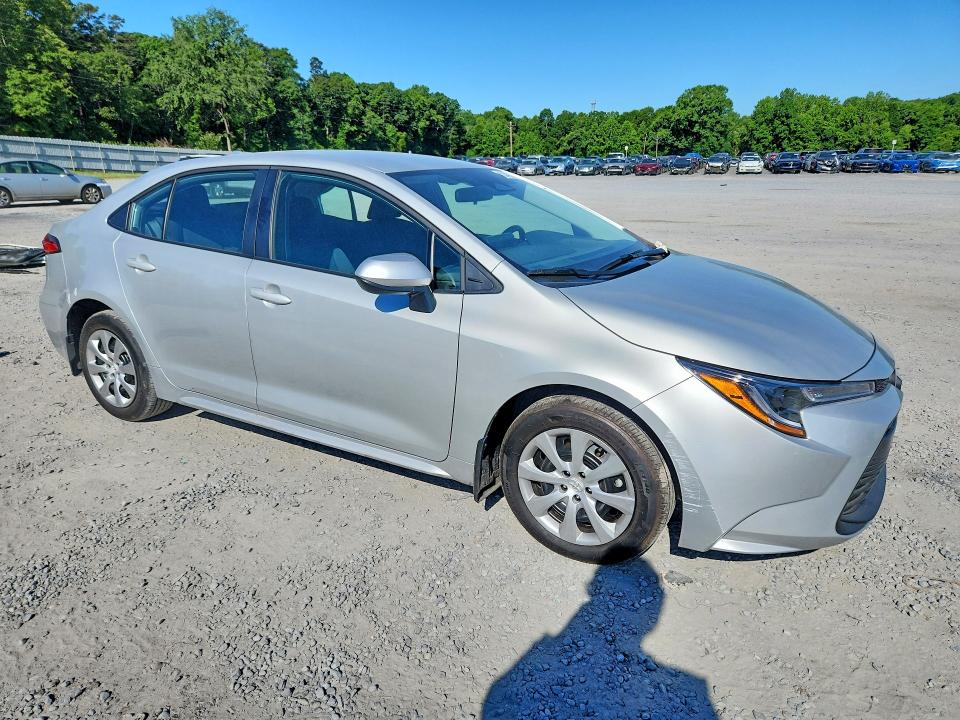 2026 Toyota Corolla VIN 5YFB4MDE5TP368758 COPART salvage auction — SIDE, Nc - Salvage Certificate Of Title, sold $175 on 2026-07-29 (photo 4)