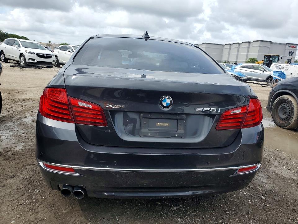2016 BMW 5 series VIN WBA5A7C52GG150936 COPART salvage auction — MINOR DENT/SCRATCHES, Fl - Certificate Of Title, sold $1,800 on 2026-07-28 (photo 6)