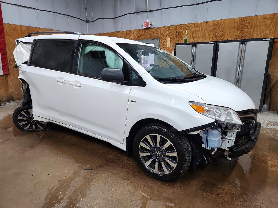 2020 Toyota Sienna VIN 5TDJZ3DC7LS229891 COPART salvage auction — REAR END, MI - CERTIFICATE OF TITLE, sold $2,950 on 2026-07-29 (photo 4)