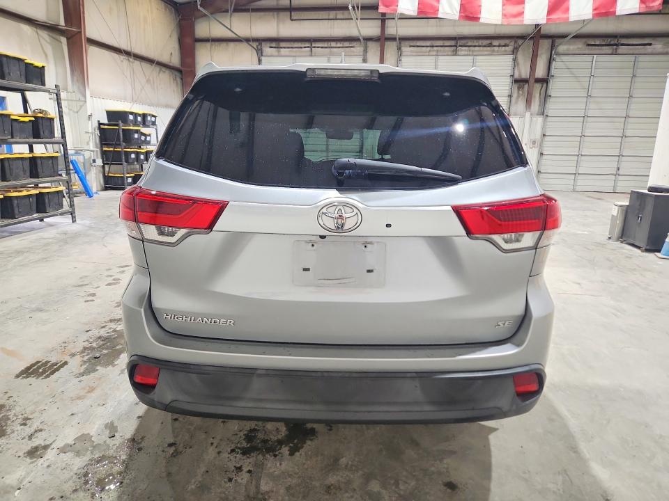 2017 Toyota Highlander VIN 5TDKZRFHXHS520649 COPART salvage auction — HAIL, Ok - Cert Of Title-Salvage, sold $12,100 on 2026-07-15 (photo 6)