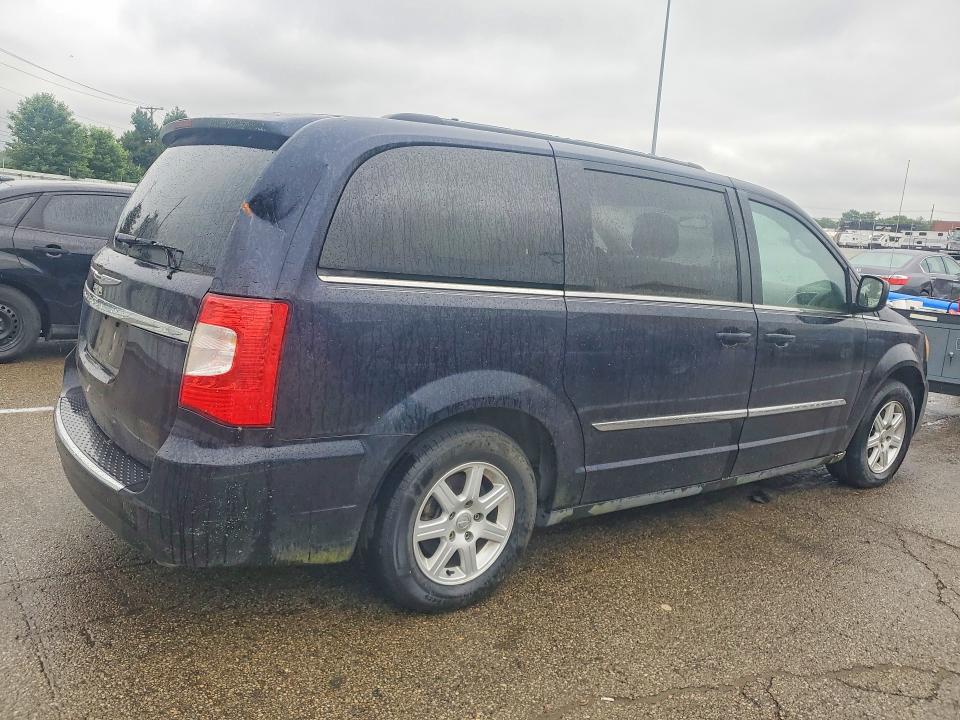 2011 Chrysler Town & country VIN 2A4RR5DG7BR615987 COPART salvage auction — MINOR DENT/SCRATCHES, Oh - Certificate Of Title, sold $300 on 2026-07-22 (photo 3)