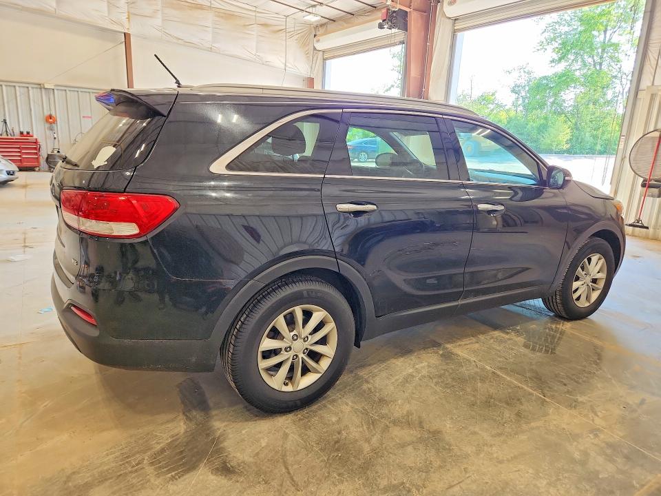 2017 Kia Sorento VIN 5XYPG4A59HG196988 COPART salvage auction — MINOR DENT/SCRATCHES, WI - CERTIFICATE OF TITLE, sold $1,750 on 2026-07-15 (photo 3)
