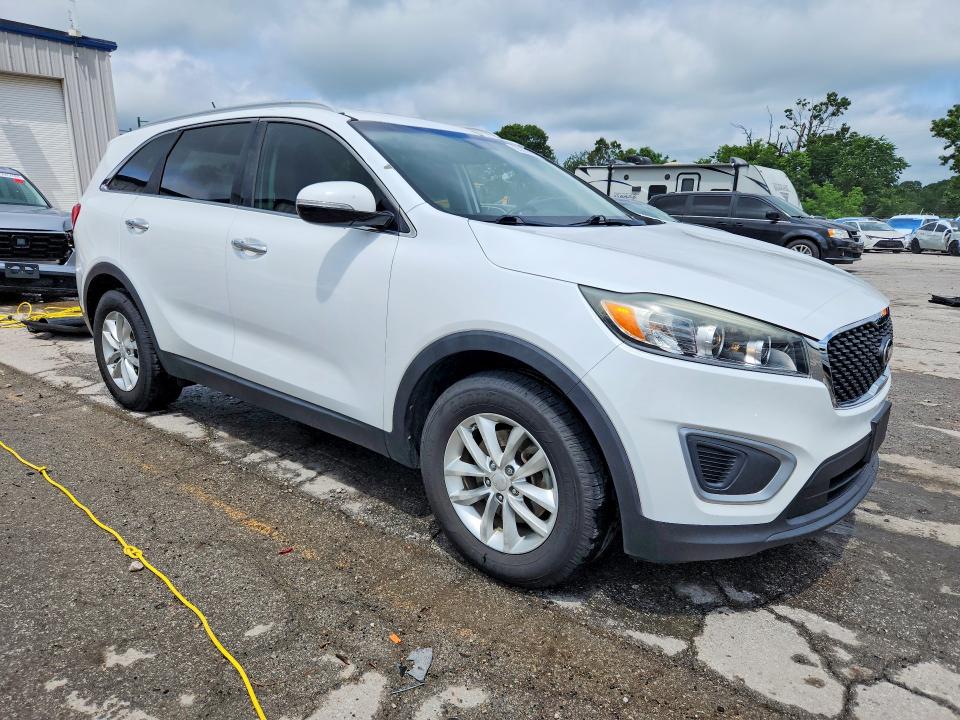 2017 Kia Sorento VIN 5XYPG4A39HG261823 COPART salvage auction — HAIL, Mo - Salvage Certificate Of Title, sold $2,900 on 2026-07-27 (photo 4)
