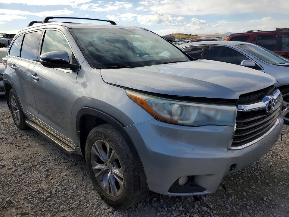 2015 Toyota VIN 5TDKKRFH4FS096242 COPART salvage auction — FRONT END, UT - SALVAGE CERTIFICATE, sold $6,600 on 2026-07-21 (photo 4)