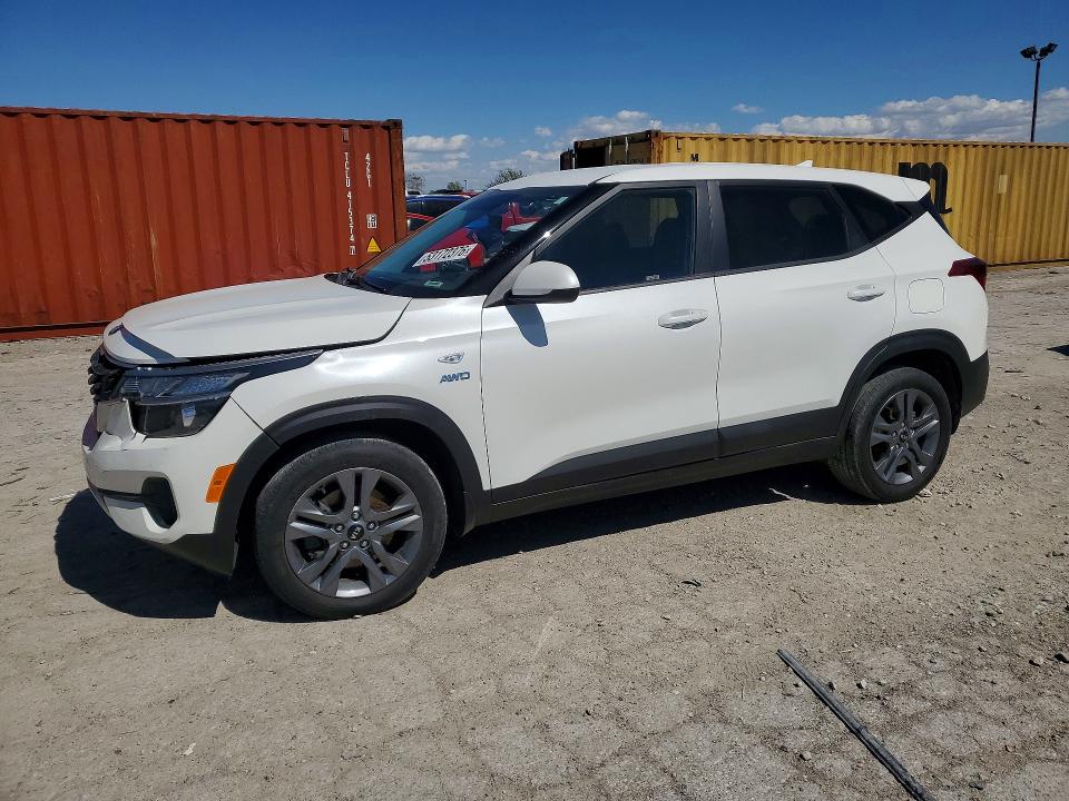 2021 Kia Seltos VIN KNDEPCAA8M7153085 COPART salvage auction — SIDE, IN - CERT OF TITLE-SALVAGE TITLE, sold $150 on 2026-07-31 (photo 1)
