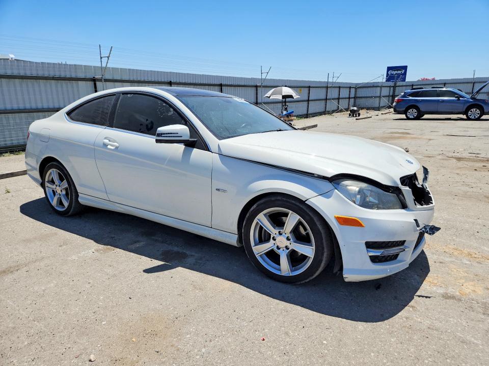 2012 Mercedes-benz C-klasse VIN WDDGJ4HBXCF920881 COPART salvage auction — FRONT END, Ca - Salvage Certificate, sold $525 on 2026-07-10 (photo 4)