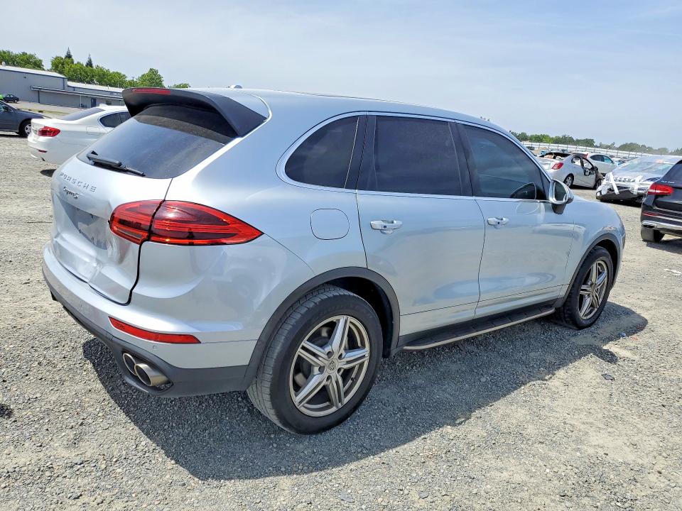 2015 Porsche Cayenne VIN WP1AB2A22FLA60118 COPART salvage auction — MINOR DENT/SCRATCHES, Fl - Dis/Dlr/Exp Only Clean Title, sold $4,450 on 2026-07-30 (photo 3)