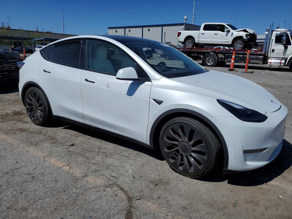 2024 Tesla Model y VIN 7SAYGDEF1RA285597 COPART salvage auction — FRONT END, Nv - Salvage Title, sold $150 on 2026-07-30 (photo 4)