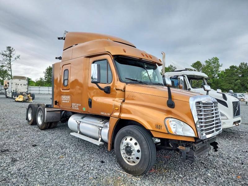 2016 Freightliner Cascadia VIN 1FVXGF005GLGX8224 COPART salvage auction — FRONT END, GA - CERT OF TITLE-SALVAGE, sold $18,600 on 2026-07-16 (photo 1)
