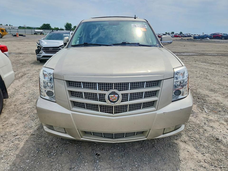 2013 Cadillac Escalade VIN 1GYS4CEF9DR176830 COPART salvage auction — WATER/FLOOD, Ky - Cert Of Title-Salvage, sold $1,700 on 2026-07-09 (photo 5)