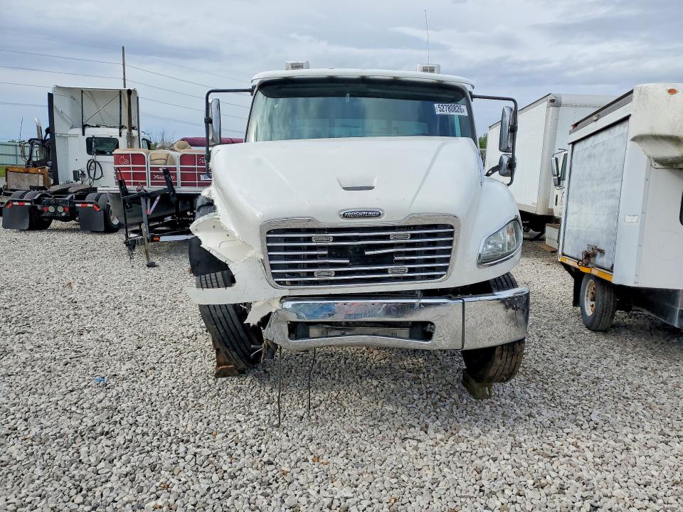 2016 Freightliner M2 106 VIN 1FVACWDT1GHHM1800 COPART salvage auction — FRONT END, MO - SALVAGE CERTIFICATE OF TITLE, sold $17,300 on 2026-08-20 (photo 5)