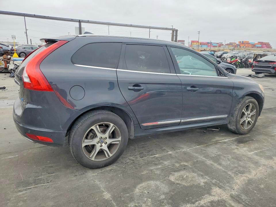 2014 Volvo Xc60 VIN YV4902DZ1E2553342 COPART salvage auction — VANDALISM, CA - SALVAGE CERTIFICATE, sold $1,250 on 2026-07-06 (photo 3)
