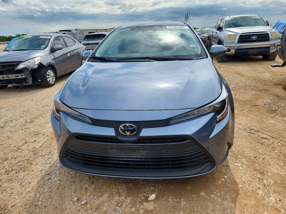 2026 Toyota Corolla VIN 5YFB4MDE7TP373444 COPART salvage auction — SIDE, Tx - Salvage Vehicle Title, sold $5,400 on 2026-07-30 (photo 5)