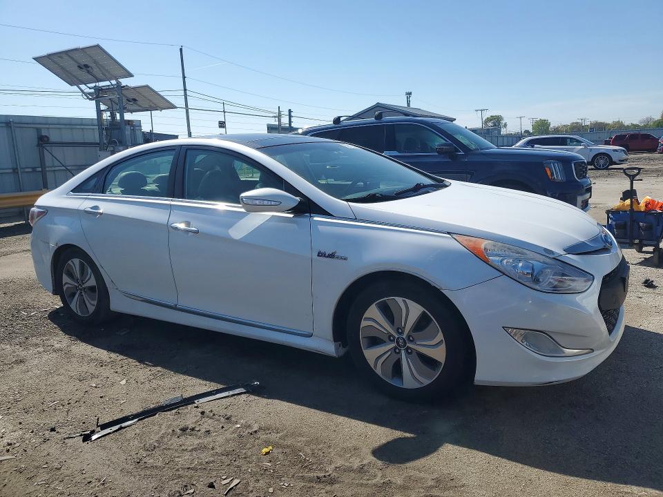 2015 Hyundai Sonata VIN KMHEC4A4XFA120988 COPART salvage auction — UNDERCARRIAGE, In - Certificate Of Title, sold $375 on 2026-07-13 (photo 4)