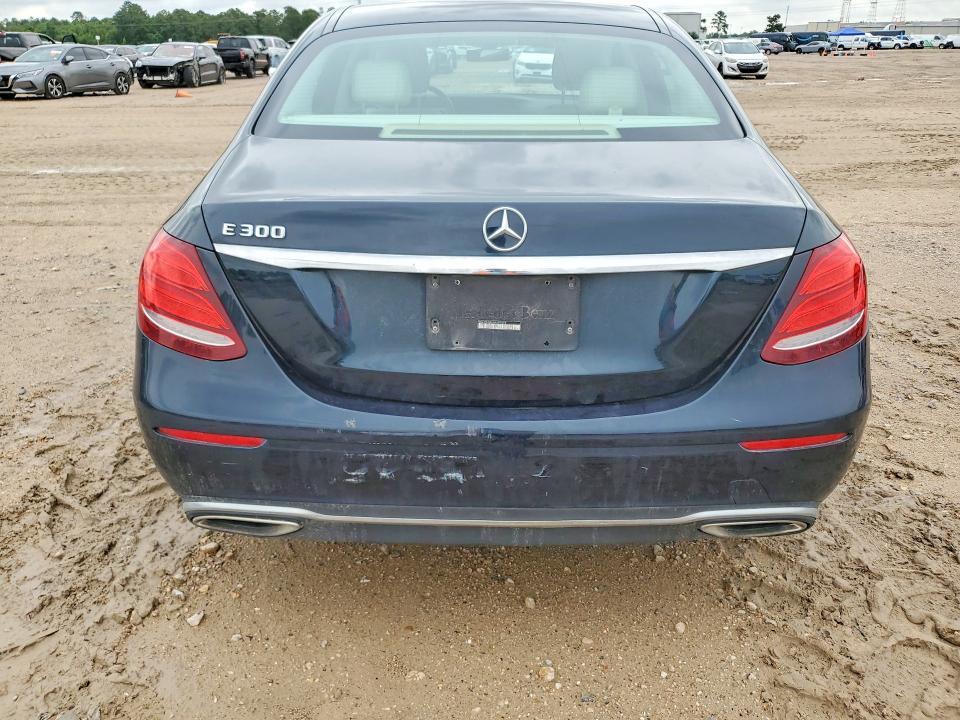 2017 Mercedes-benz VIN WDDZF4JB8HA097019 COPART salvage auction — WATER/FLOOD, Tx - Salvage Title-Flood Damage, sold $250 on 2026-07-24 (photo 6)