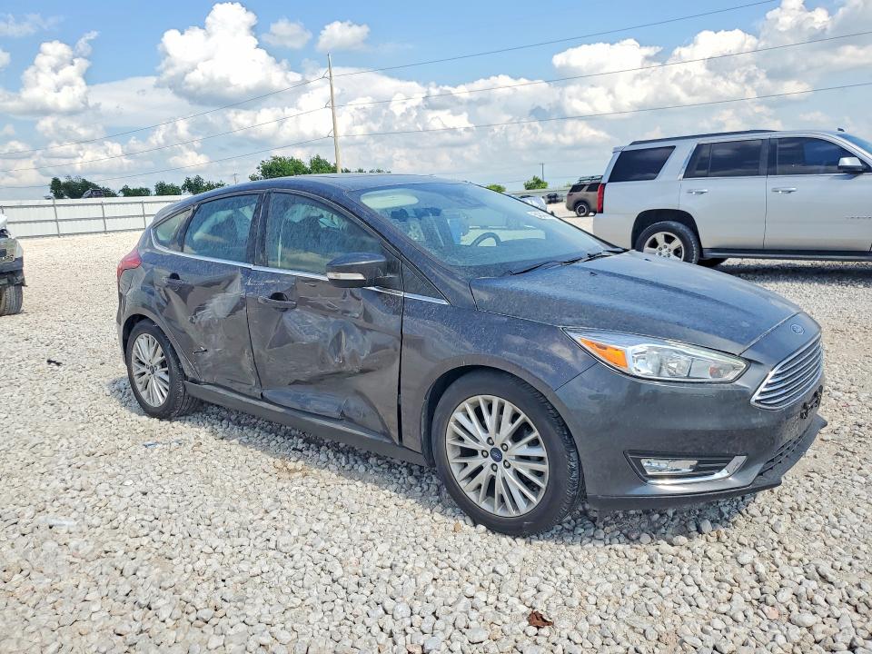 2018 Ford Focus VIN 1FADP3N23JL289650 COPART salvage auction — SIDE, Tx - Salvage Vehicle Title, sold $500 on 2026-07-09 (photo 4)