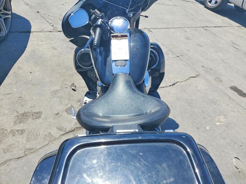 2014 Harley-davidson Fl VIN 1HD1FMM35EB667400 COPART salvage auction — MINOR DENT/SCRATCHES, CA - SALVAGE CERTIFICATE, sold $2,700 on 2026-07-09 (photo 6)