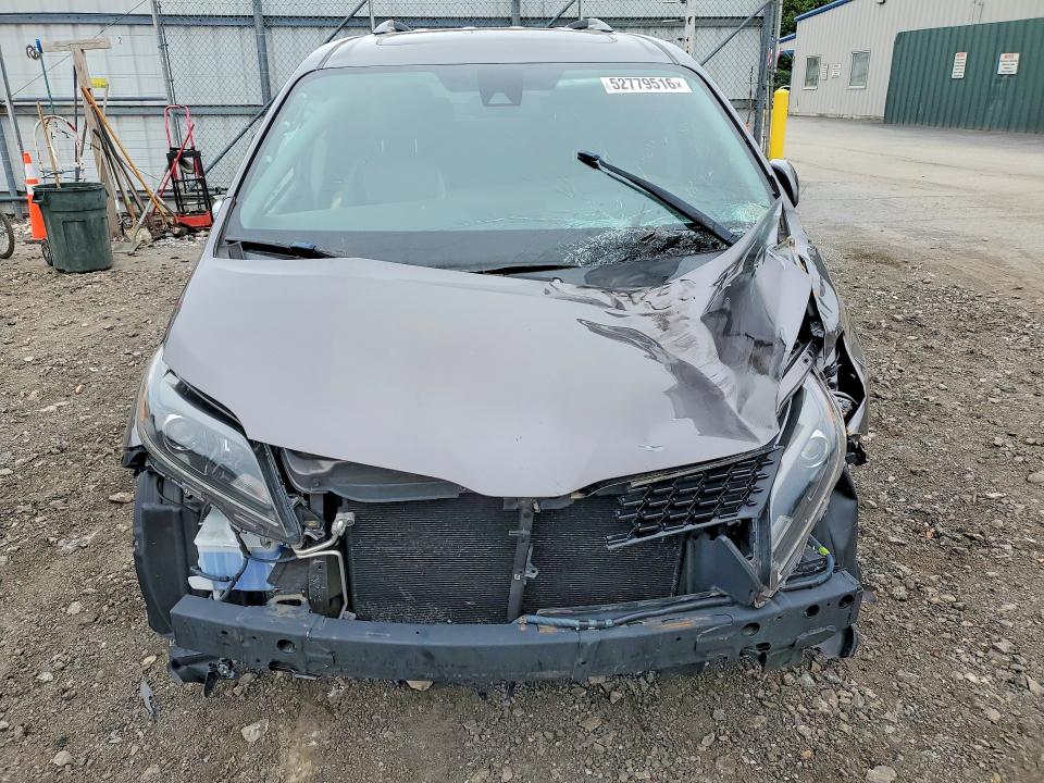 2018 Toyota Sienna VIN 5TDXZ3DC1JS931101 COPART salvage auction — SIDE, Md - Cert Of Salvage > 75% Damage, sold $3,150 on 2026-07-06 (photo 5)