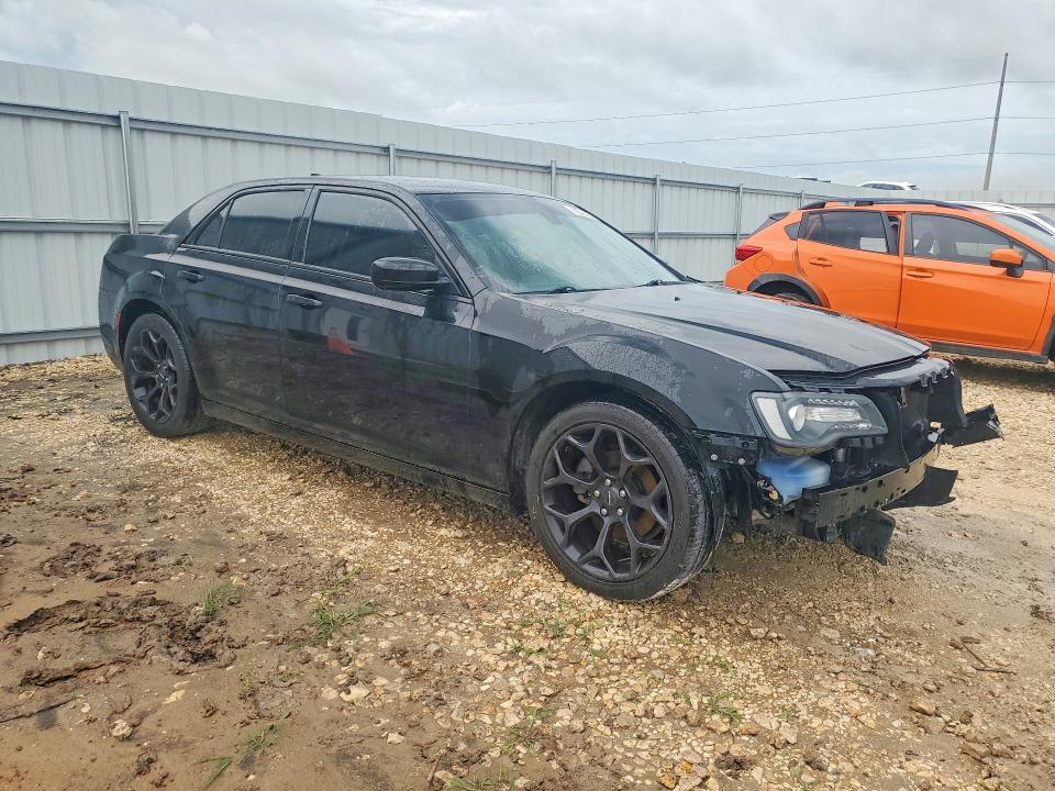 2019 Chrysler 300 VIN 2C3CCABG6KH617880 COPART salvage auction — FRONT END, Tx - Certificate Of Title, sold $3,750 on 2026-07-09 (photo 4)