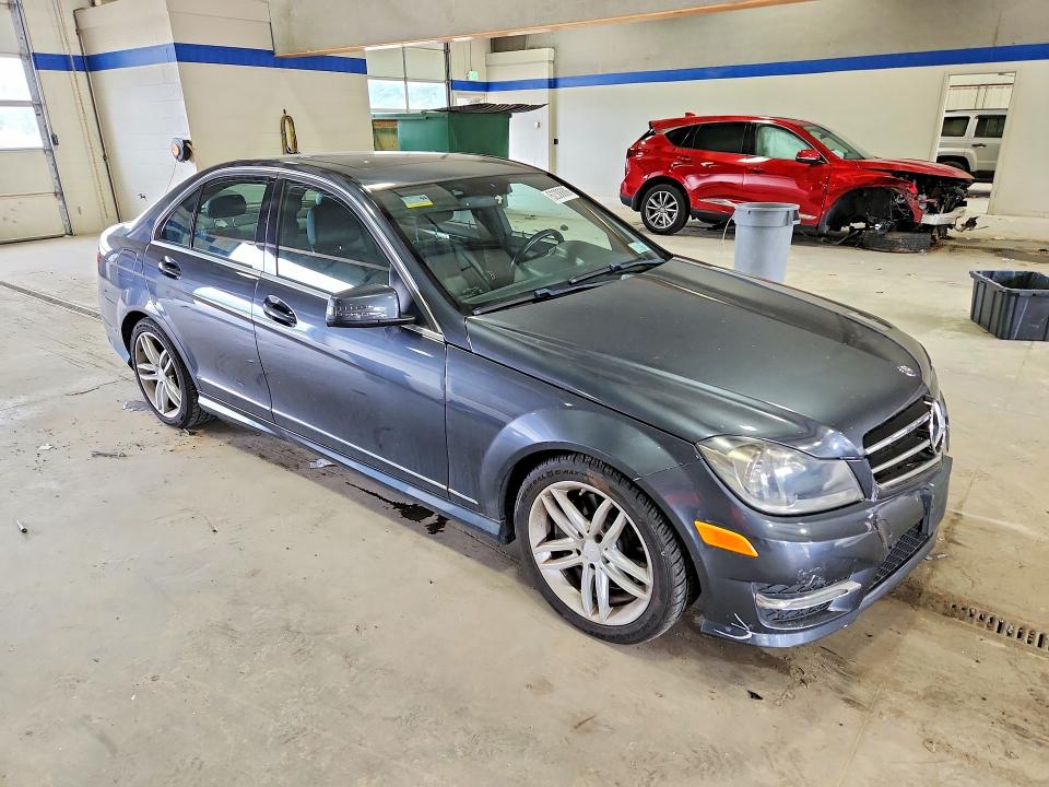 2014 Mercedes-benz VIN WDDGF8AB2ER315208 COPART salvage auction — REAR END, Va - Cert Of Title - Salvage, sold $1,750 on 2026-08-14 (photo 4)