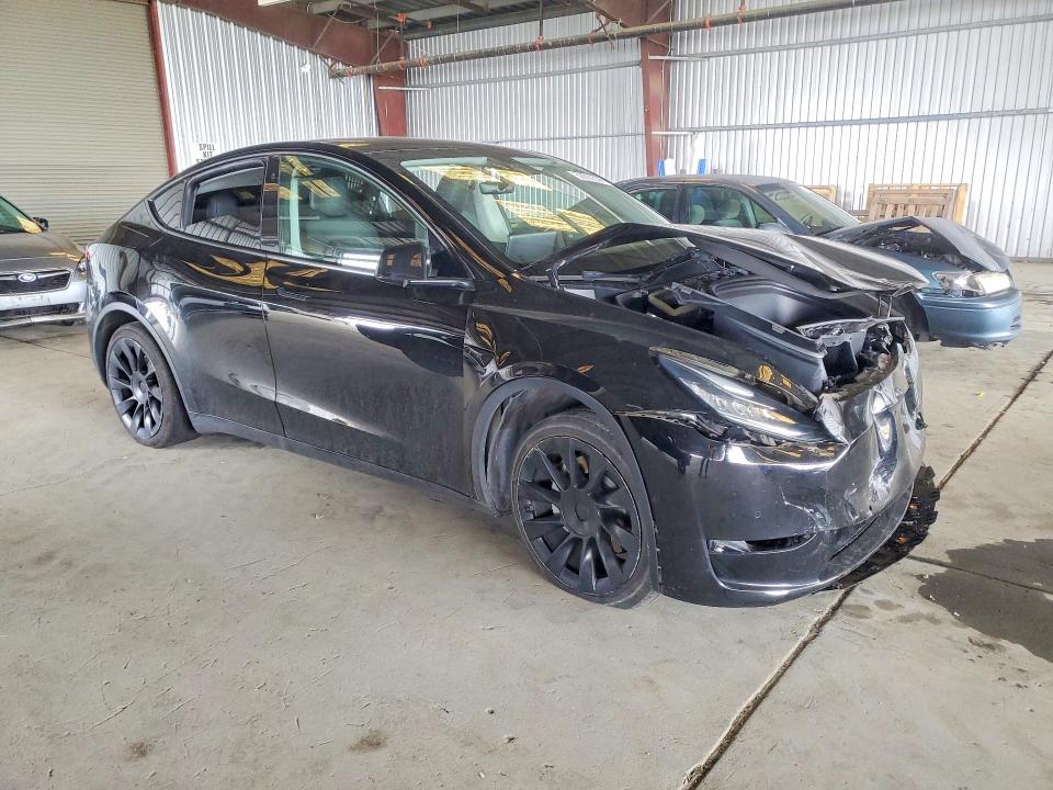 2021 Tesla Model y VIN 5YJYGAEE8MF138482 COPART salvage auction — FRONT END, CA - SALVAGE CERTIFICATE, sold $6,200 on 2026-07-13 (photo 4)