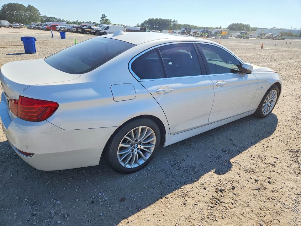 2015 BMW 5er VIN WBA5A5C51FD515000 COPART salvage auction — MINOR DENT/SCRATCHES, Nc - Salvage Certificate Of Title, sold $3,000 on 2026-07-27 (photo 3)