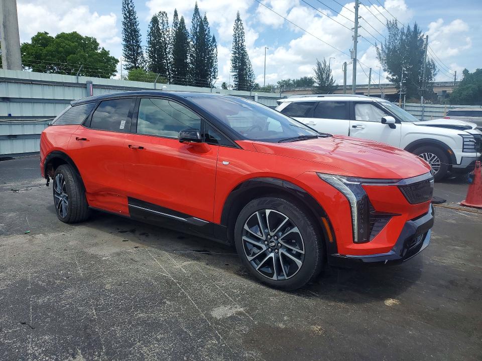 2025 Cadillac Optiq VIN 3GYK3EMR2SS240954 COPART salvage auction — UNDERCARRIAGE, Fl - Cert Of Title Slvg Rebuildable, sold $17,900 on 2026-07-13 (photo 4)
