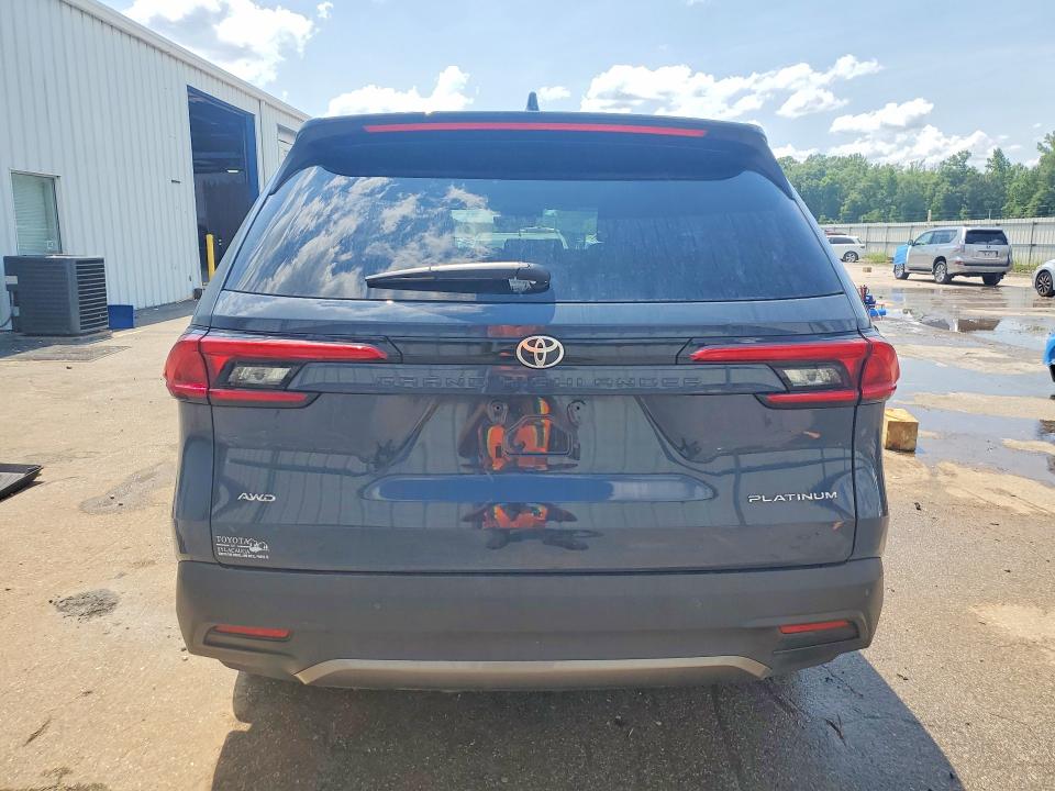 2024 Toyota Highlander VIN 5TDAAAB57RS038769 COPART salvage auction — SIDE, AL - CERT OF TITLE-SALVAGE TITLE, sold $24,000 on 2026-07-09 (photo 6)