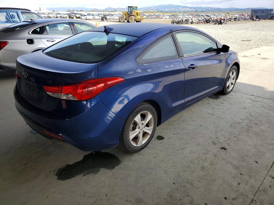 2013 Hyundai Elantra VIN KMHDH6AE6DU001073 COPART salvage auction — VANDALISM, CA - SALVAGE CERTIFICATE, sold $500 on 2026-07-02 (photo 3)