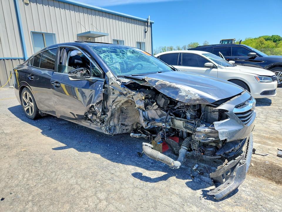 2022 Subaru LEGACY VIN 4S3BWGN60N3002205 COPART salvage auction — ROLLOVER, Pa - Certificate Of Salvage, sold $500 on 2026-07-24 (photo 4)