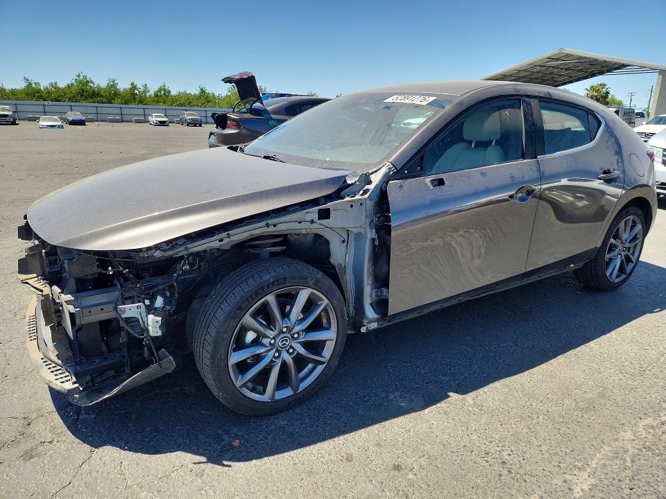 2019 Mazda 3 VIN JM1BPAMM7K1137716 — COPART salvage auction photo