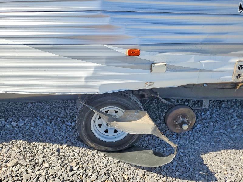 2015 Foresriver VIN 4X4TSMM24FA313950 COPART salvage auction — ALL OVER, NV - SALVAGE TITLE, sold $15 on 2026-10-05 (photo 9)