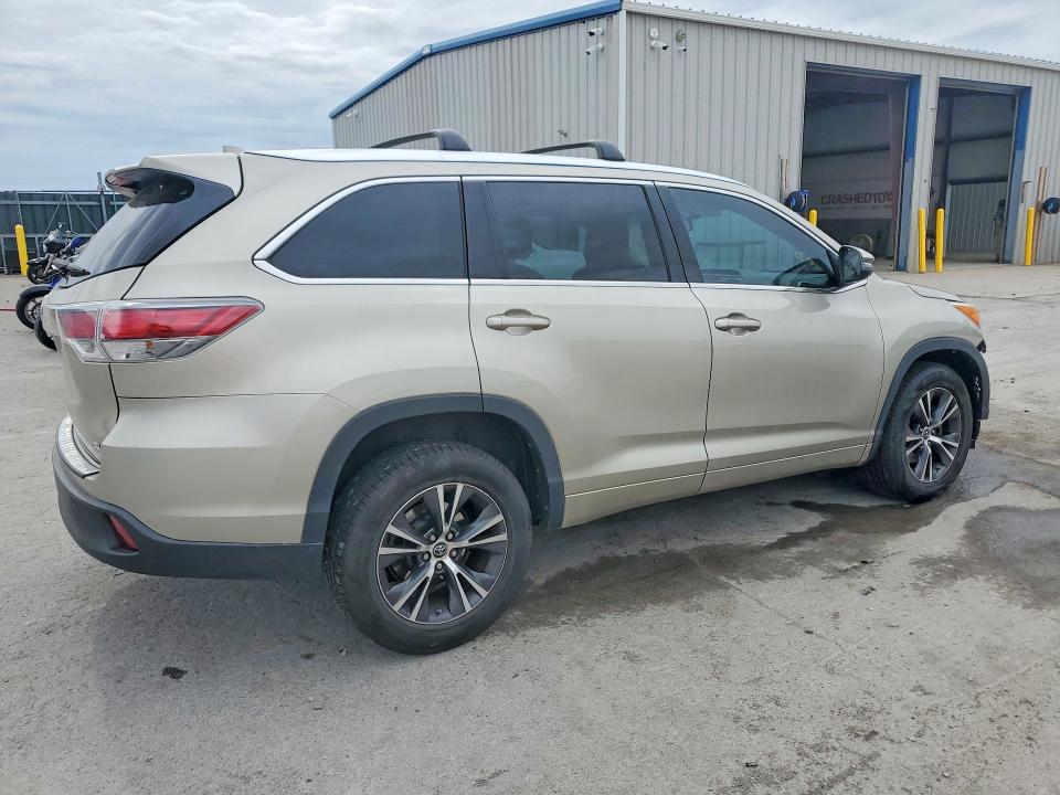 2016 Toyota Highlander VIN 5TDKKRFH0GS143350 COPART salvage auction — FRONT END, Mo - Salvage Certificate Of Title, sold $5,800 on 2026-07-20 (photo 3)