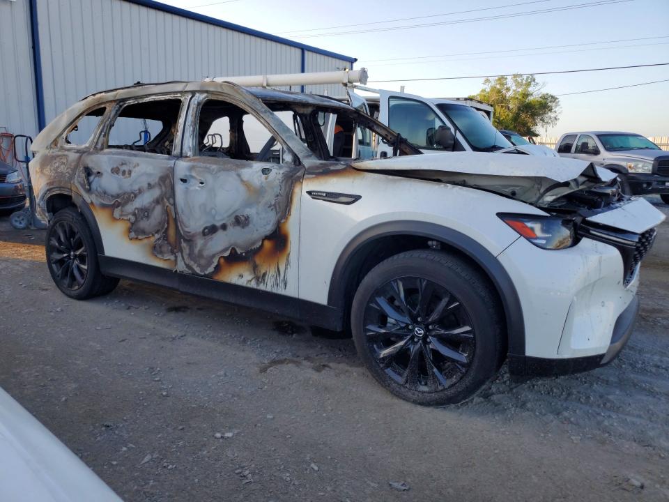 2025 Mazda Cx-90 VIN JM3KKCHD4S1243326 COPART salvage auction — Burn Interior, Fl - Certificate Of Destruction, sold $3,050 on 2026-07-17 (photo 4)