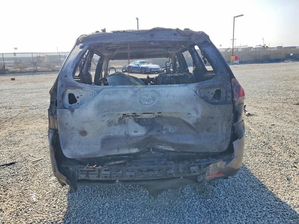 2011 Toyota Sienna VIN 5TDKK3DC8BS048418 COPART salvage auction — BURN, Ca - Non-Repairable Vehicle Cert, sold $275 on 2026-07-10 (photo 6)