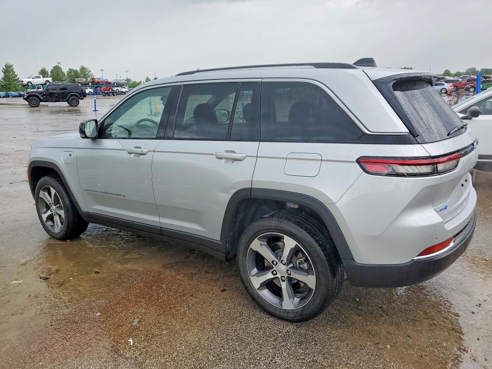 2022 Jeep Grand cherokee VIN 1C4RJYB67N8747768 COPART salvage auction — MINOR DENT/SCRATCHES, Mo - Certificate Of Title, sold $19,100 on 2026-07-02 (photo 2)