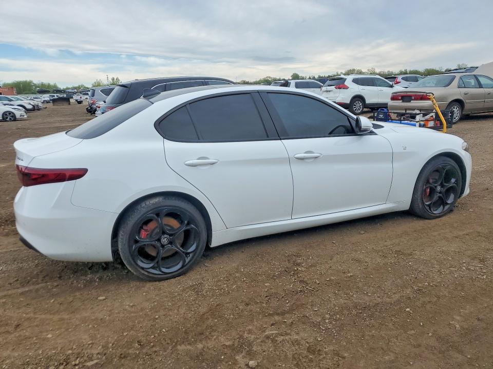 2022 Alfa romeo Giulia VIN ZARFANBN5N7656664 COPART salvage auction — SIDE, Il - Salvage Certificate, sold $5,800 on 2026-07-09 (photo 3)