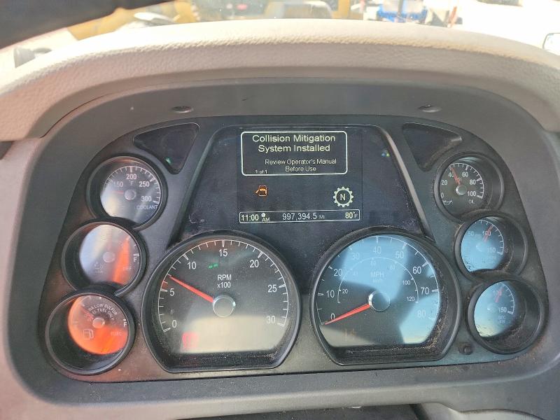 2016 Peterbilt 579 VIN 1XPBA48X8GD354431 COPART salvage auction — NORMAL WEAR, IN - CERTIFICATE OF TITLE, sold $5,100 on 2026-07-10 (photo 8)