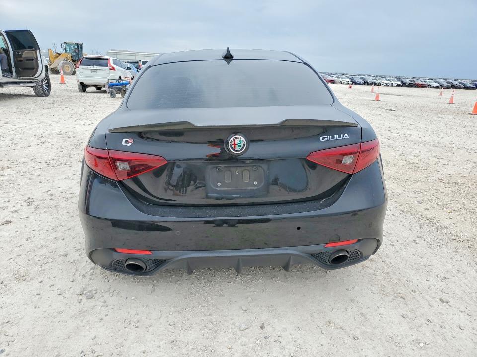 2018 Alfa romeo VIN ZARFAECN8J7599479 COPART salvage auction — SIDE, Tx - Salvage Vehicle Title, sold $2,200 on 2026-07-09 (photo 6)