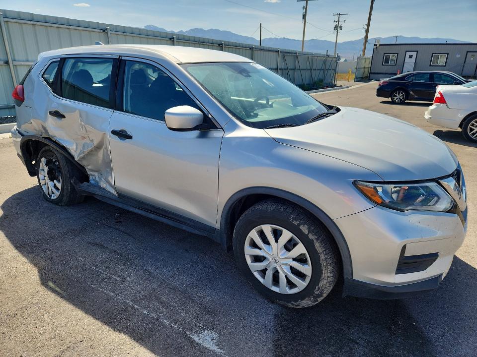2019 Nissan Rogue VIN JN8AT2MV4KW388187 COPART salvage auction — SIDE, Ut - Salvage Certificate, sold $3,500 on 2026-07-31 (photo 4)