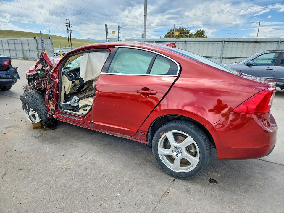 2013 Volvo VIN YV1612FH3D2185942 COPART salvage auction — FRONT END, Co - Public - Nonrepairable, sold $325 on 2026-08-17 (photo 2)