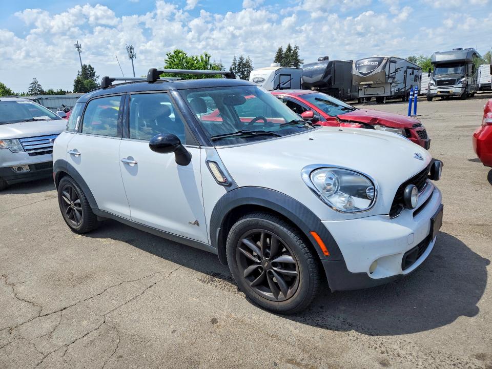 2012 Mini Cooper VIN WMWZC5C52CWL59836 COPART salvage auction — MINOR DENT/SCRATCHES, Or - Certificate Of Title, sold $1,000 on 2026-08-17 (photo 4)
