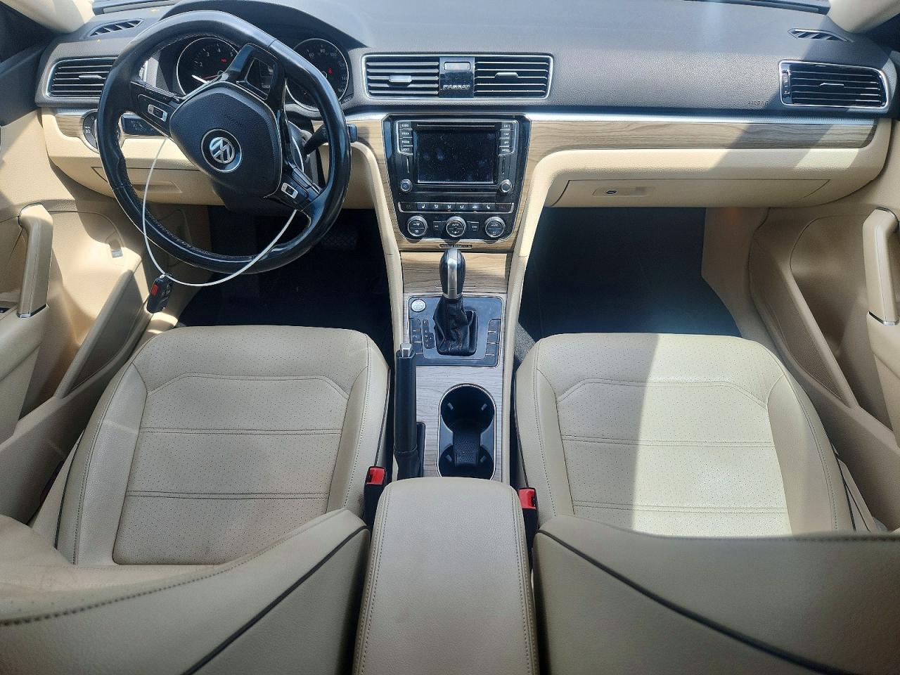 2018 Volkswagen Passat VIN 1VWBA7A39JC006772 COPART salvage auction — Side, TX - SALVAGE VEHICLE TITLE, sold $3,050 on 2026-07-09 (photo 8)