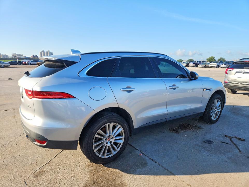 2018 Jaguar F-pace VIN SADCK2FX5JA250387 COPART salvage auction — NORMAL WEAR, La - Certificate Of Title (P), sold $4,400 on 2026-07-29 (photo 3)