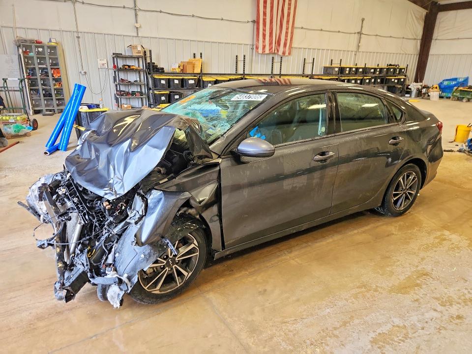 2022 Kia Forte VIN 3KPF24ADXNE429013 COPART salvage auction — FRONT END, Tx - Certificate Of Title, sold $1,000 on 2026-07-09 (photo 1)
