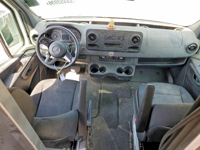2022 Mercedes-benz VIN W1Y4ECHY5NT081223 COPART salvage auction — MINOR DENT/SCRATCHES, Ca - Dis/Dlr/Exp Only Clean Title (P), sold $13,500 on 2026-07-09 (photo 8)