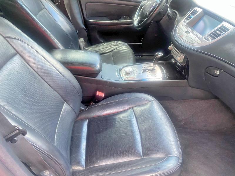 2013 Hyundai Genesis VIN KMHGC4DHXDU241748 COPART salvage auction — NORMAL WEAR, Ga - Certificate Of Title (P), sold $575 on 2026-07-08 (photo 5)