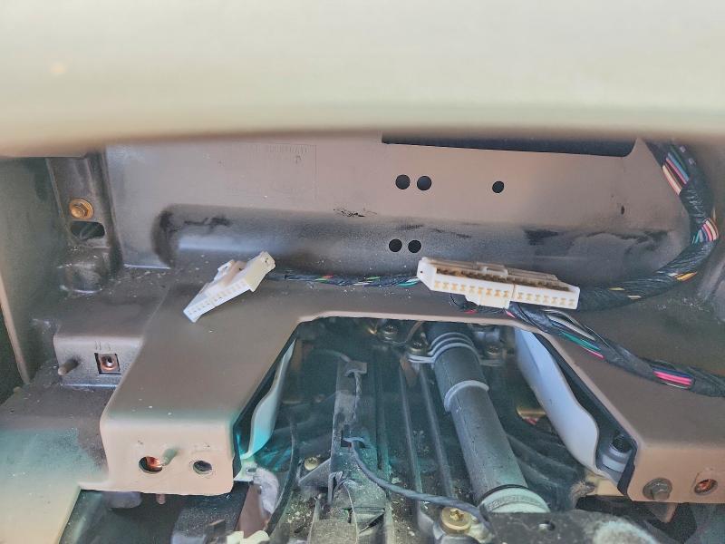 1997 Ford Expedition VIN 1FMFU18L3VLB24297 COPART salvage auction — MECHANICAL, Ut - Certificate Of Title, sold $150 on 2026-07-02 (photo 9)