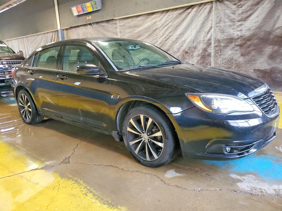 2014 Chrysler 200 VIN 1C3CCBBBXEN119493 COPART salvage auction — FRONT END, IL - CERT OF TITLE-CORRECTED, sold $125 on 2026-07-09 (photo 4)