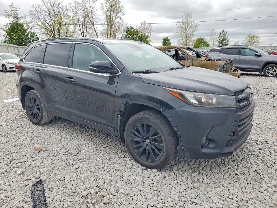 2019 Toyota Highlander VIN 5TDJZRFH7KS606469 COPART salvage auction — MINOR DENT/SCRATCHES, Mi - Dealer Only Clean Title (P), sold $13,100 on 2026-07-30 (photo 4)